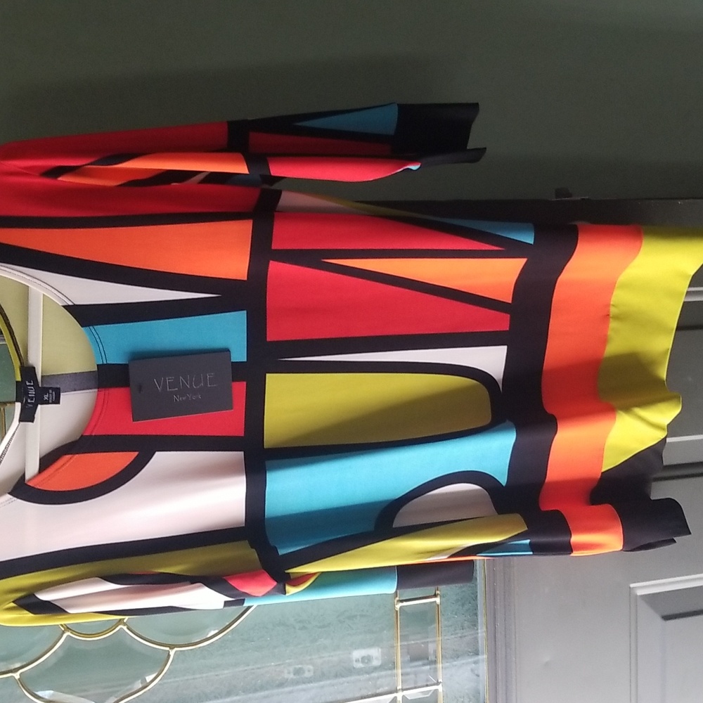 Colorful Geometric Print Tunic - Picture 6 of 9